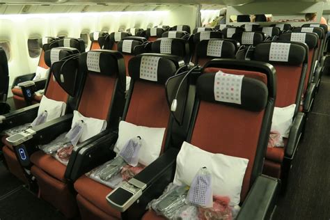 japan airlines premium economy 777